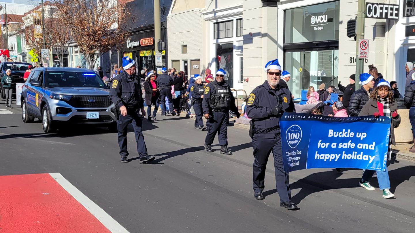 Défilé des forces de l'ordre